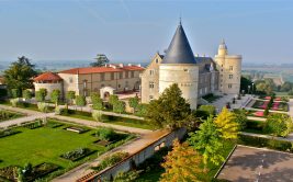 Château de Bouthéon, musée et parc animalier