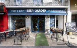 Les grandes terrasses au Beer Garden et Six Nations
