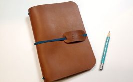 Protège carnet en cuir