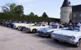 Exposition de véhicules anciens, concours d'élégance en automobile à la francaise
