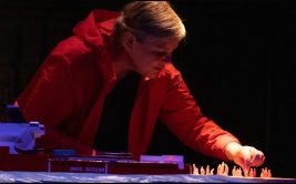 Spectacle "Esquif (à fleur d’eau)" au Théâtre du Parc