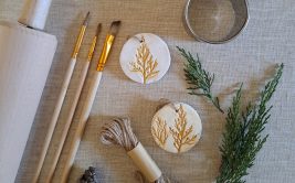 Atelier médaillon argile