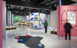 Bâtons et élastiques. Une exposition-atelier d’Aurélien Débat