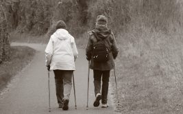 Tous en marche pour notre école : la marche des p'tits Vallauds