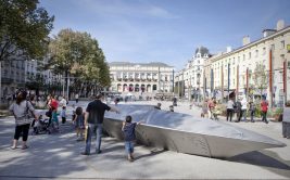 La fontaine de la place de l'Hôtel de Ville