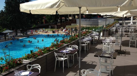 terrasse - piscine Lion Blanc