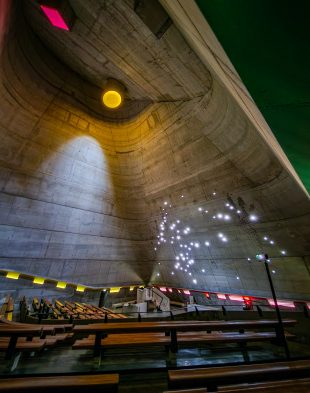 Site_Le_Corbusier_eglise_Saint-Pierre_nef-Inscrire_la_legende-97030