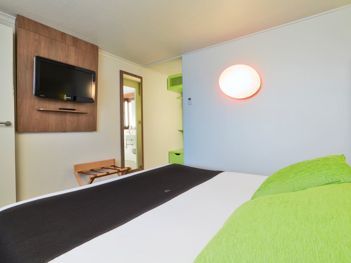 Hotel_Campanile_Saint-Etienne_Centre_-_Villars___chambre-Faire_figurer_le_nom_de_la_structure-9454-1200px
