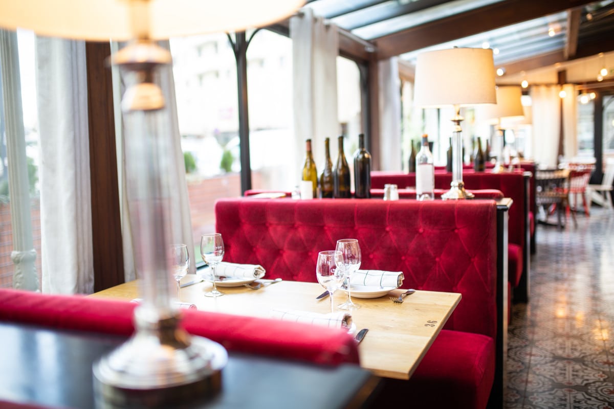 https://www.saint-etienne-hors-cadre.fr/content/uploads/2021/07/Hotel_Ibis_La_Terrasse___restaurant_Les_Terrasses_de_Bachus-Saint-Etienne_Tourisme___Congres___Marion_Dubanchet-9488-1200px.jpg