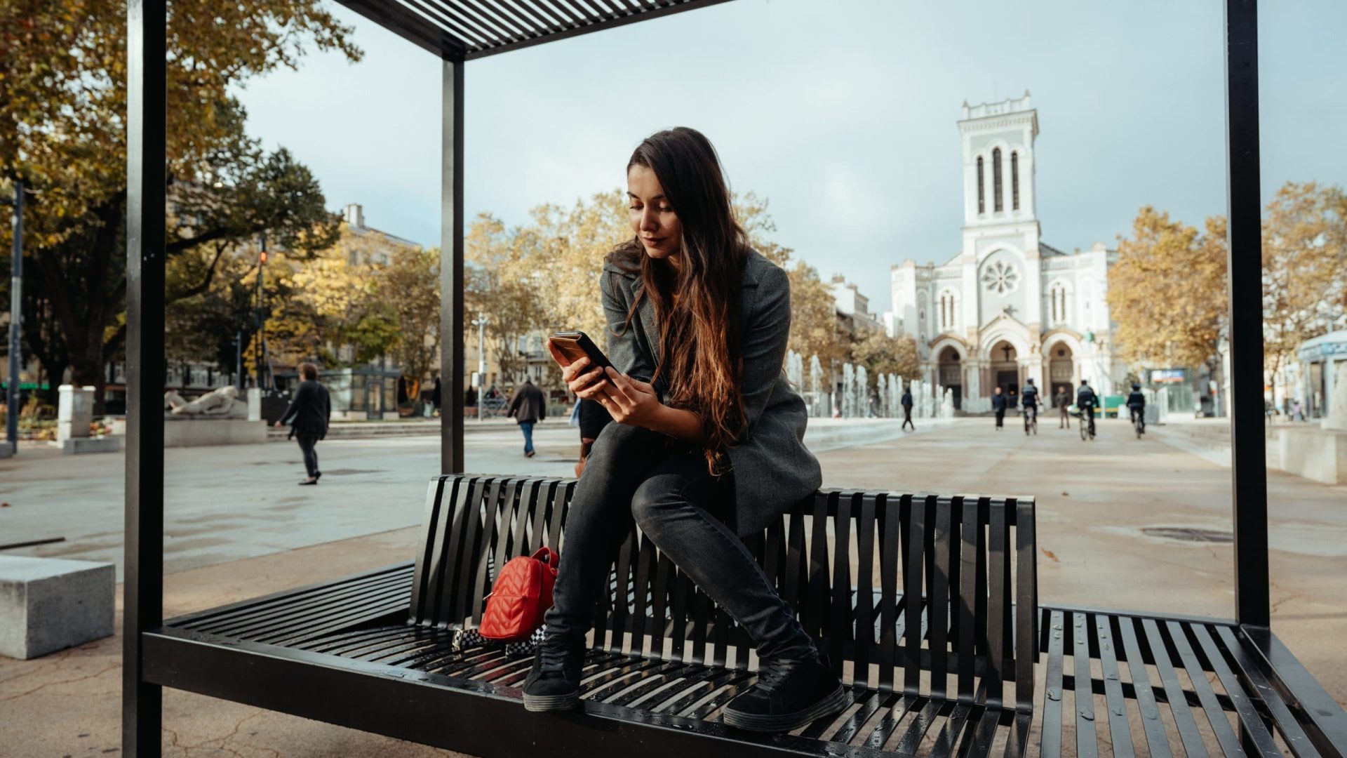 Banc_d_essai_Kyoto___Place_Jean_Jaures-Saint-Etienne_Tourisme___Congres___Buchowski___Vagabonde-2