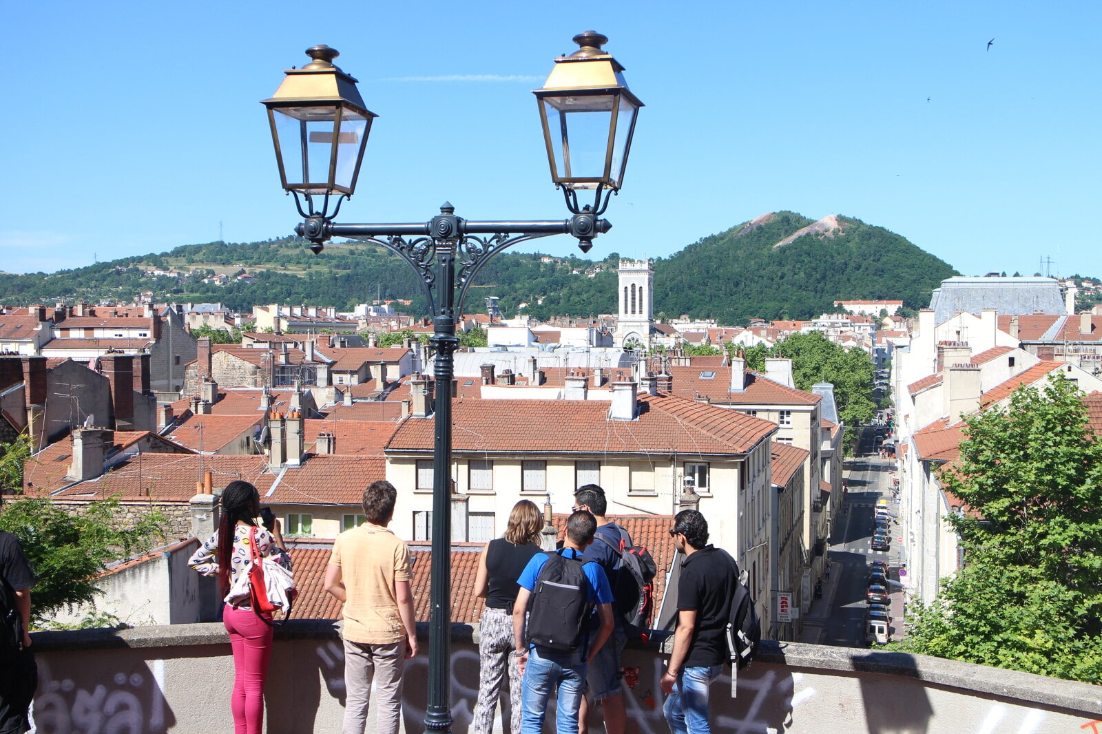 https://www.saint-etienne-hors-cadre.fr/content/uploads/2022/05/Montee_du_Cret-de-Roc-Saint-Etienne_Tourisme___Congres___Aurelie_Sanchez-51811-1600px.jpg
