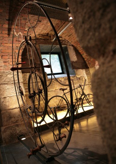 Musee_d_Art_et_d_Industrie___collection_cycles-Saint-Etienne_Tourisme___Congres___TRENTA-6328