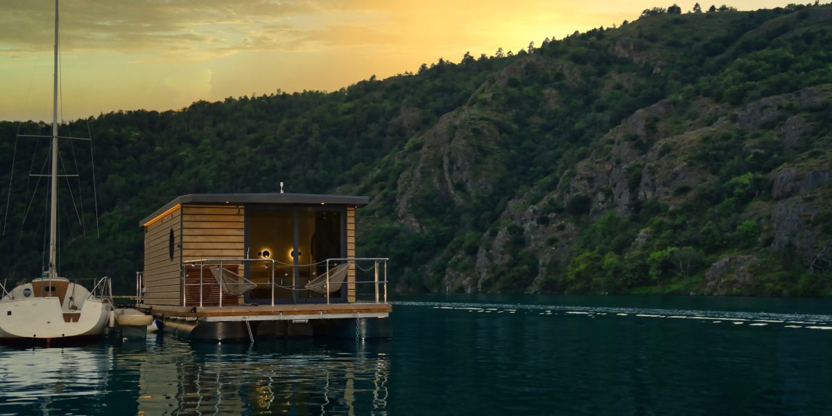 Lodge_House_Boat-Faire_figurer_le_nom_de_la_structure-96995