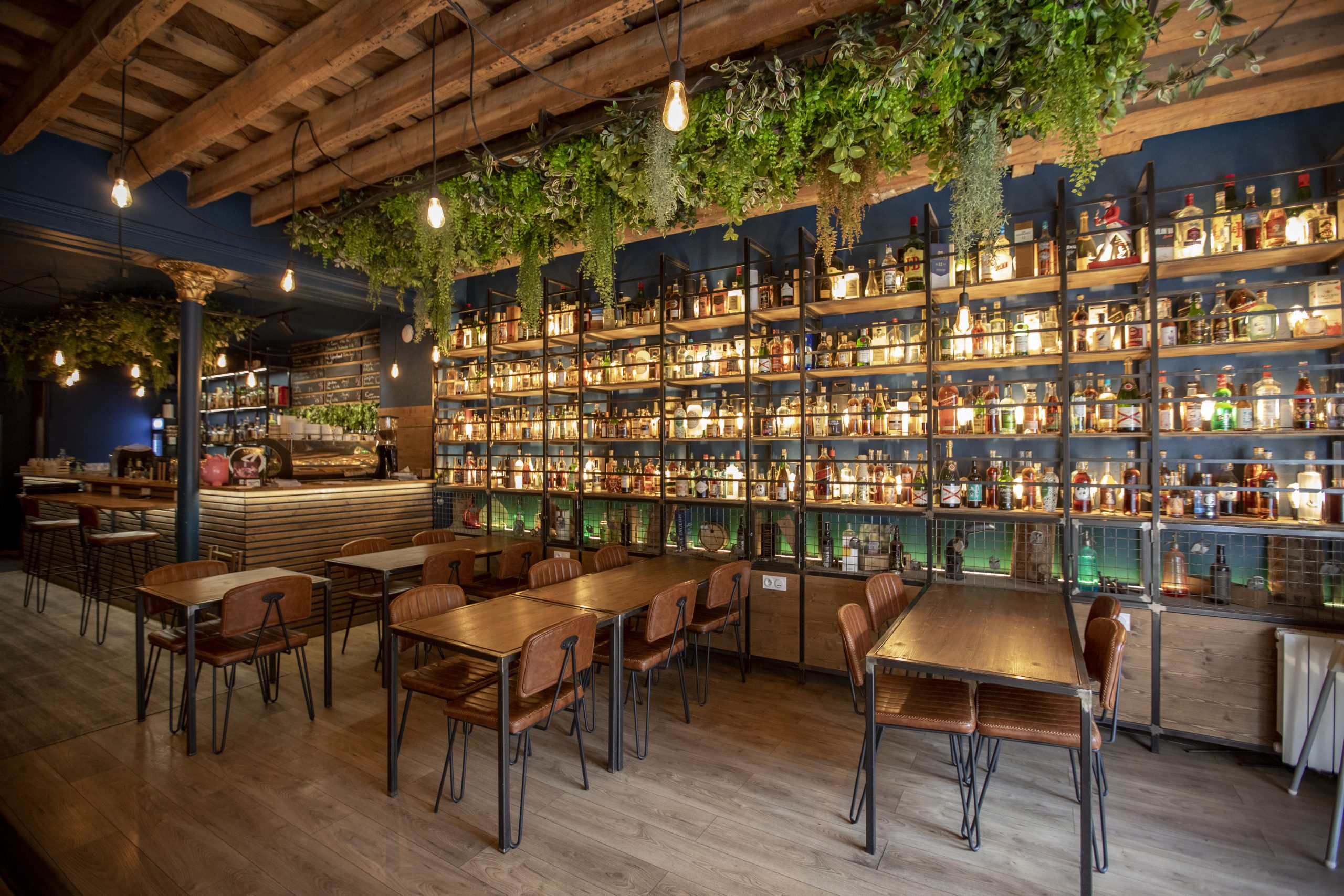 https://www.saint-etienne-hors-cadre.fr/content/uploads/2024/11/Restaurant_bar_Beer_garden-Saint-Etienne_Tourisme___Congres___Marion_Dubanchet-854371-scaled.jpg