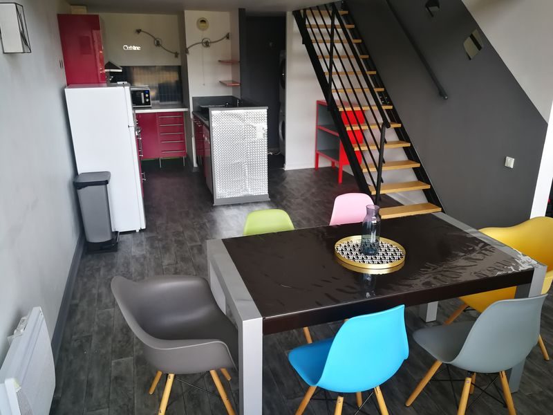 https://www.saint-etienne-hors-cadre.fr/content/uploads/2025/03/meuble-uh-corbusier.jpg