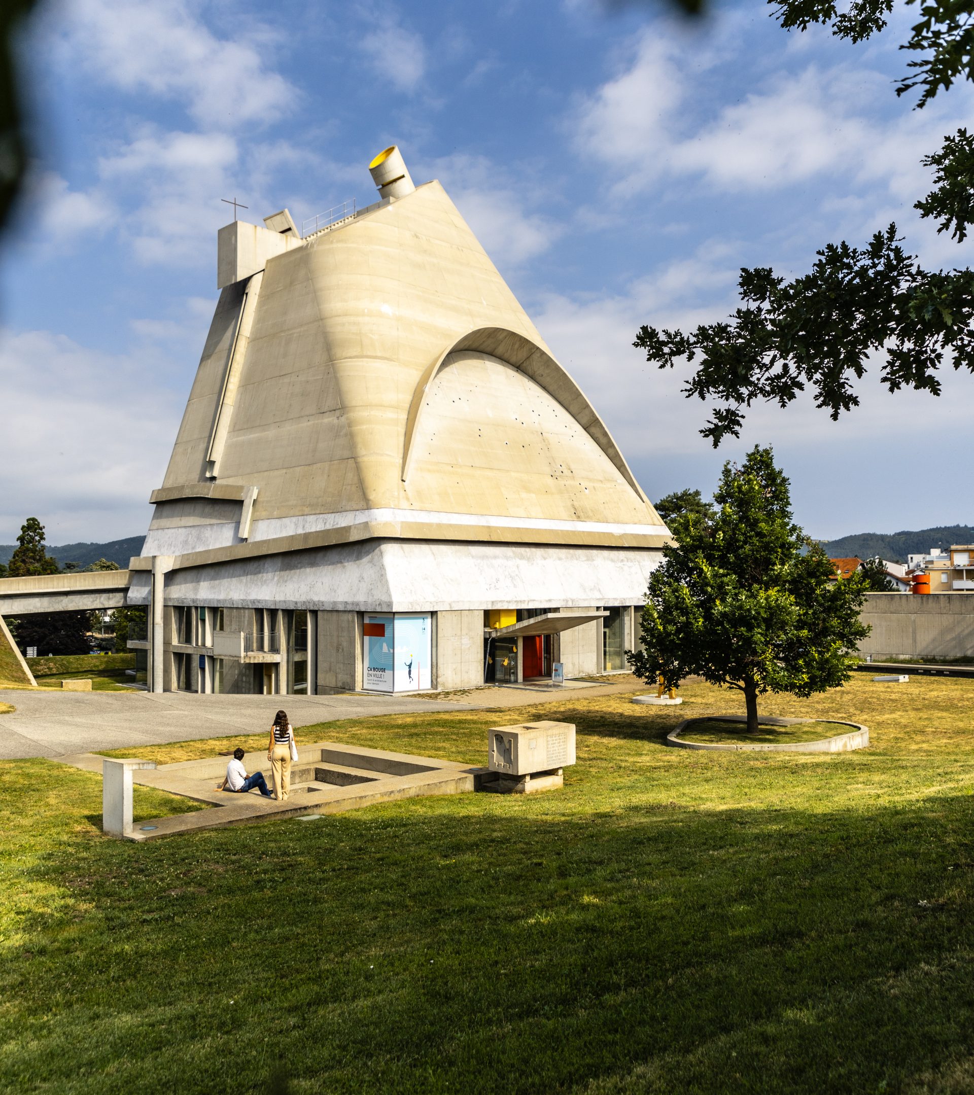 Site_Le_Corbusier___eglise_Saint-Pierre-Inscrire_la_legende-96348