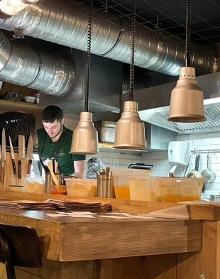 Restaurant_La_Table_des_matrus-Faire_figurer_le_nom_de_la_structure-96981-1200px