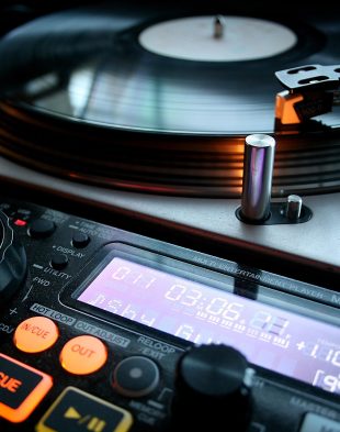 vinyl-4722544_1920