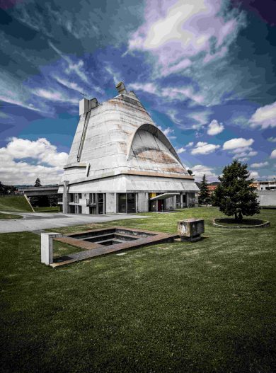 Site_Le_Corbusier___eglise_Saint-Pierre-Inscrire_la_legende-20508-compressed