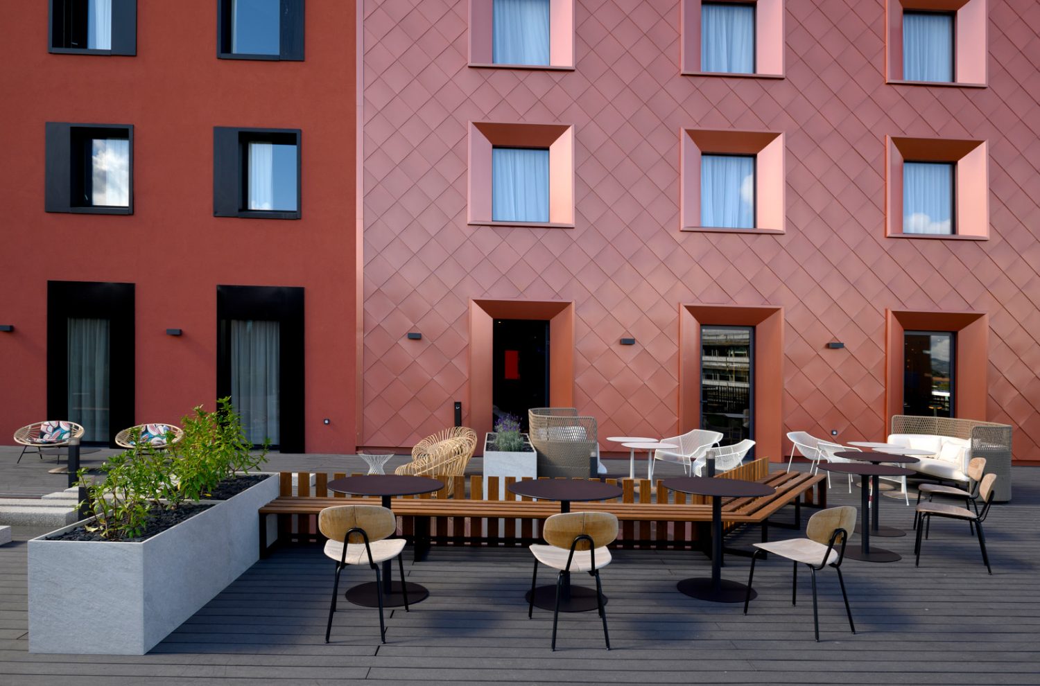 Hotel_Novotel_Saint-Etienne_Centre_Gare_Chateaucreux___terrasse-Inscrire_la_legende-78026-1600px